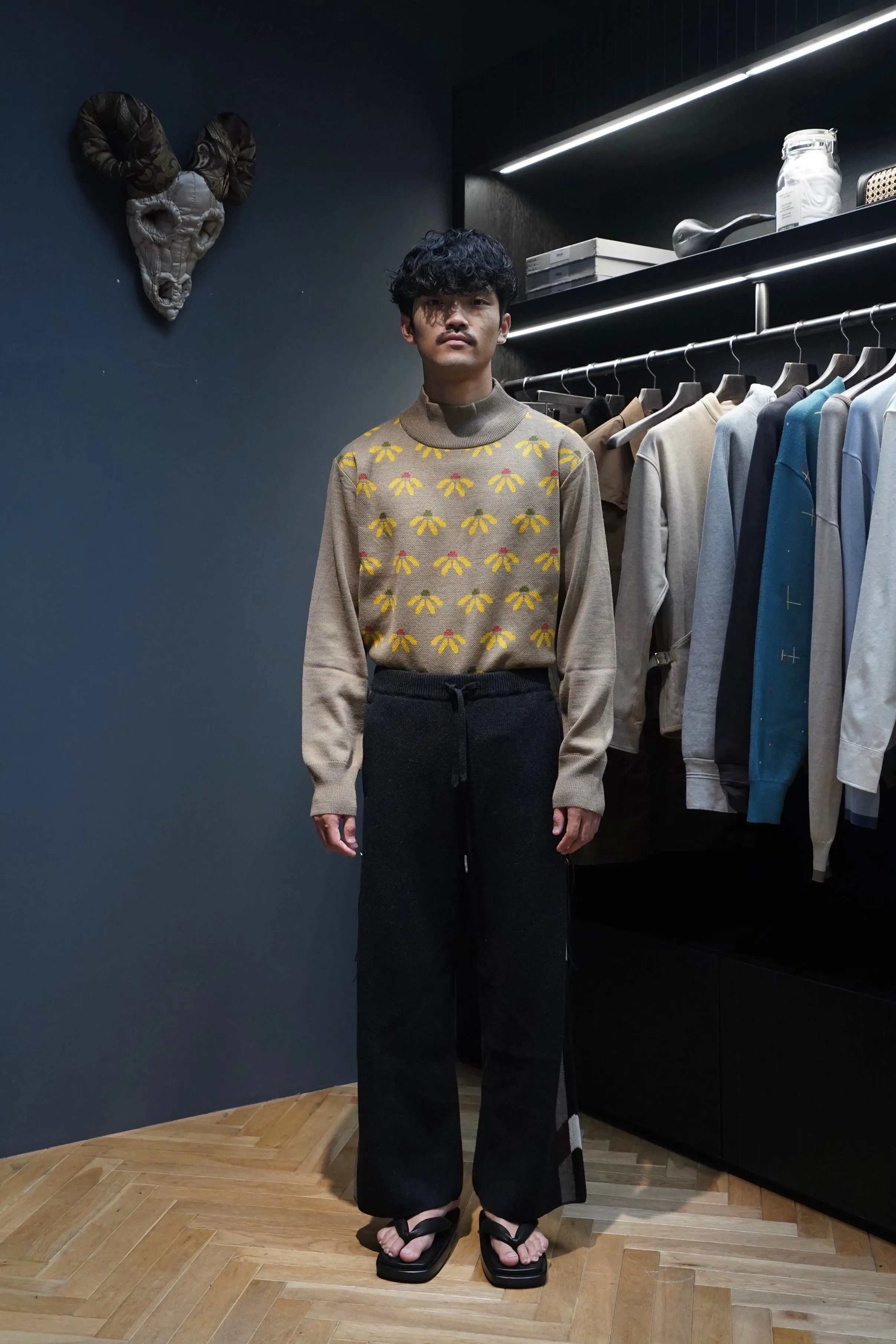 Children of the discordance 7G ARROW STRIPE KNIT TROUSERS (BLACK)