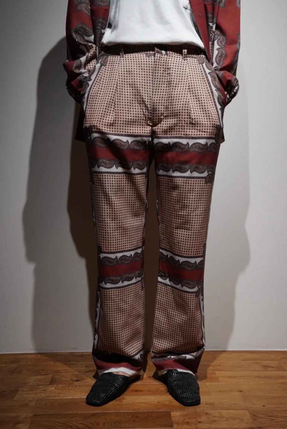 Children of the discordance PERSONAL DATA PRINT TROUSERS C (B BEIGE)
