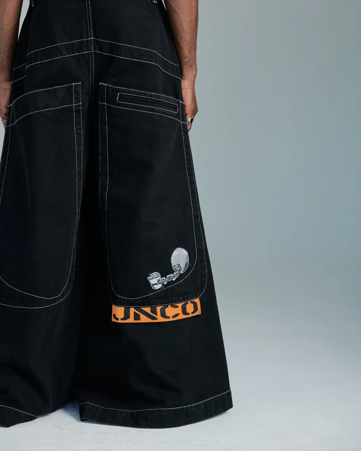 Convict. 50". Jet Black.