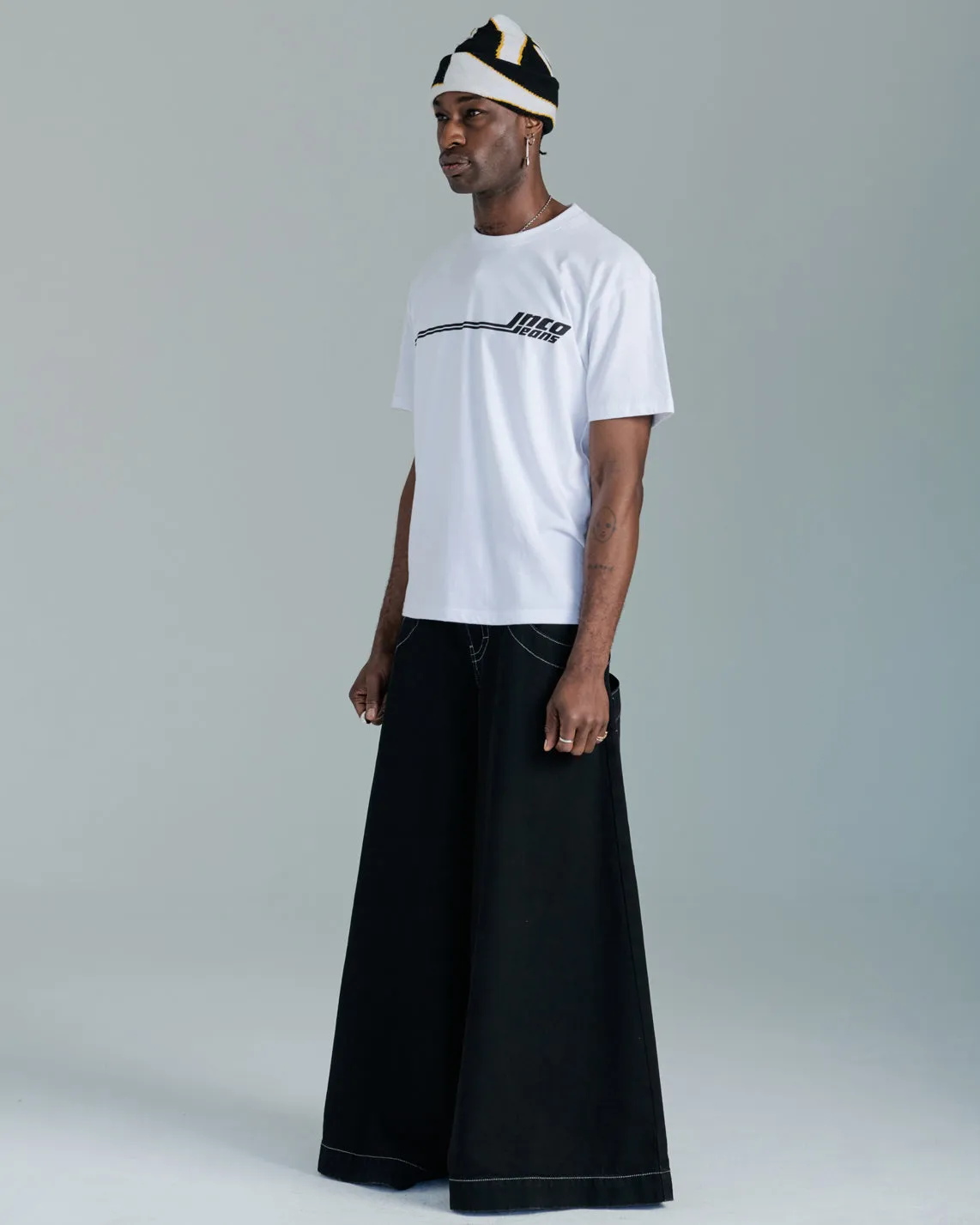 Convict. 50". Jet Black.