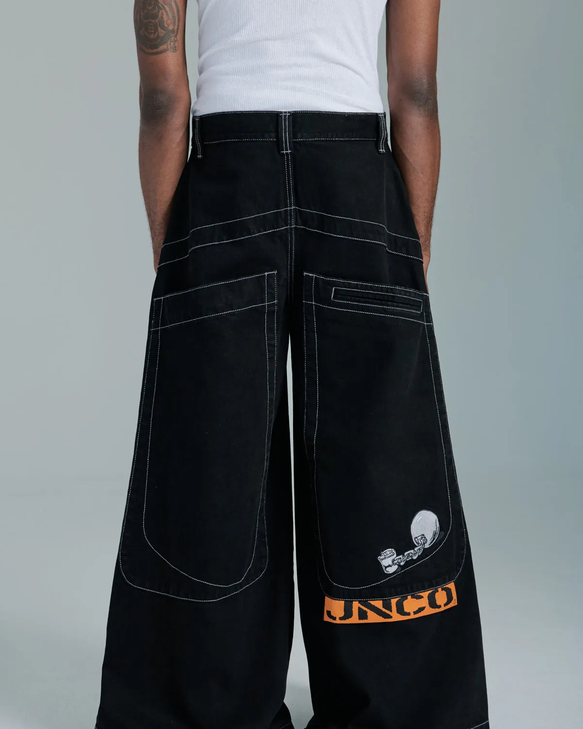 Convict. 50". Jet Black.