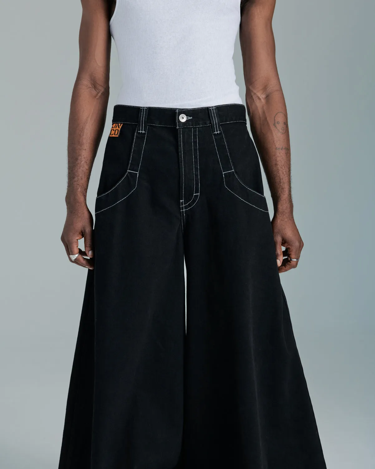 Convict. 50". Jet Black.