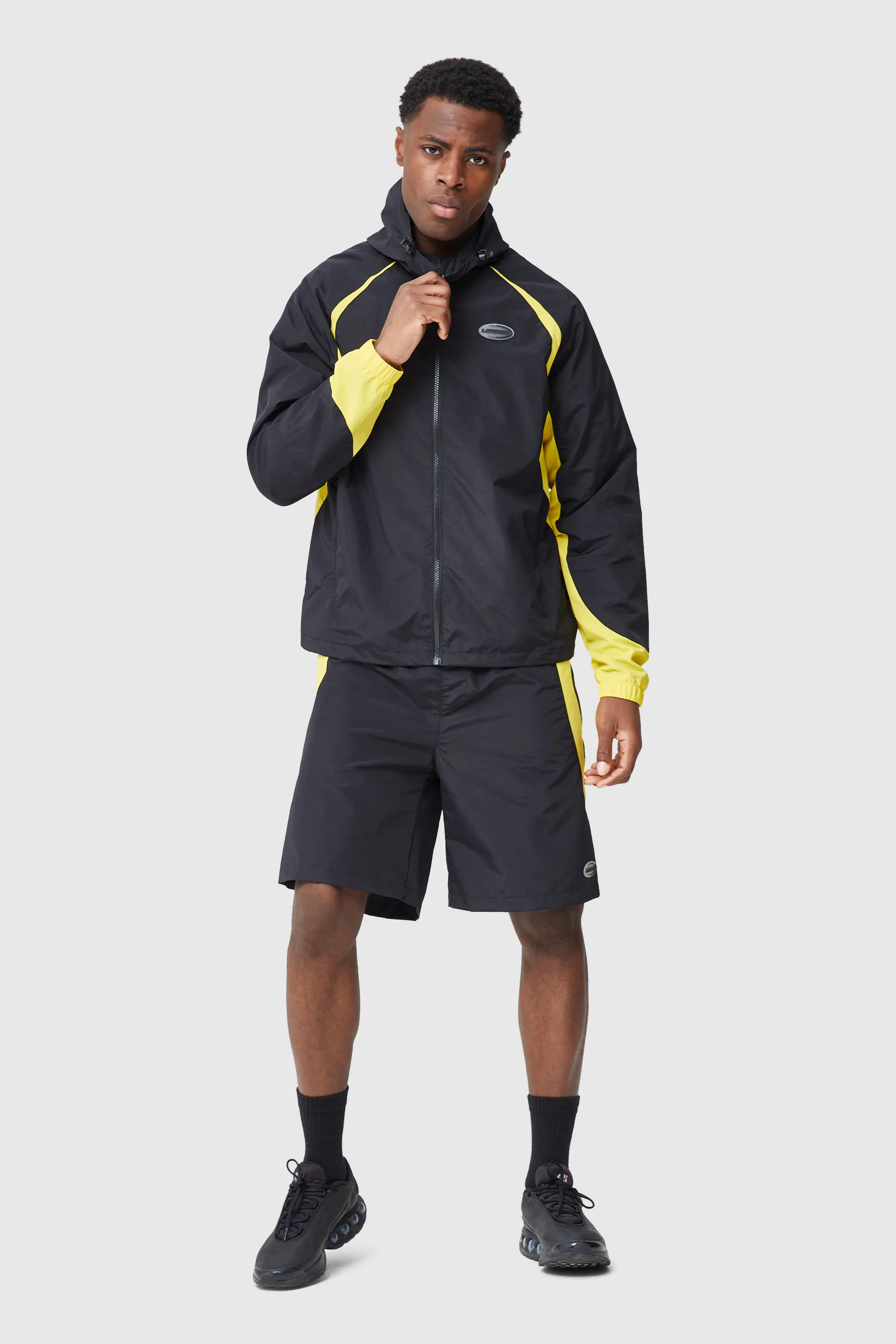 Force Windbreaker - Black/Yellow