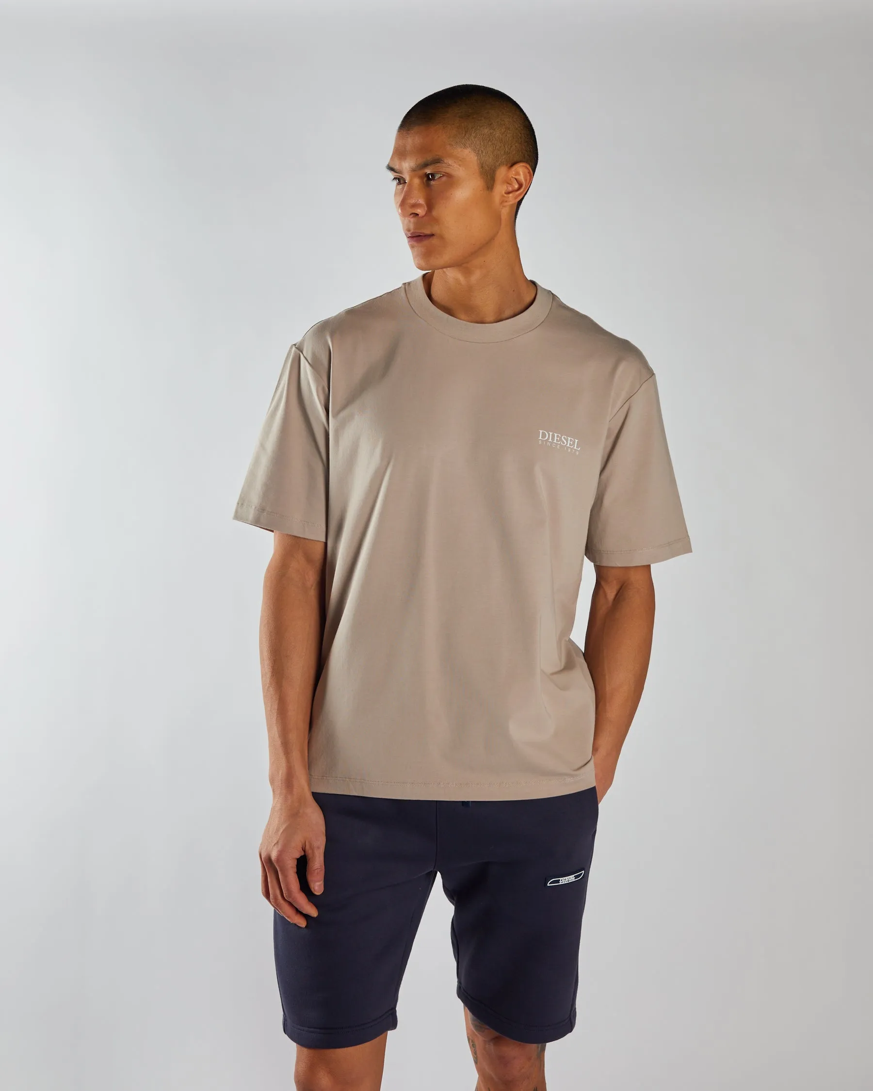 Lee Tee Saturn Ash
