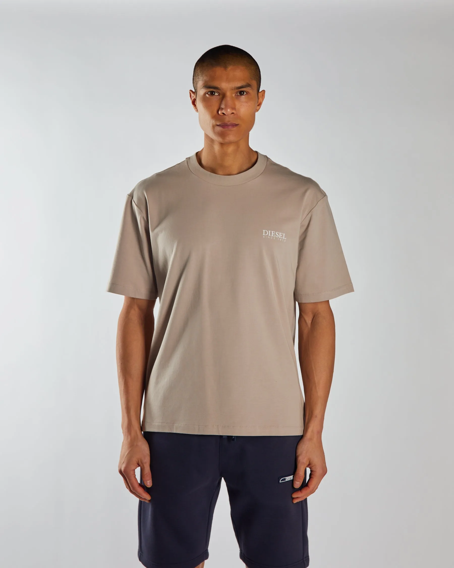 Lee Tee Saturn Ash