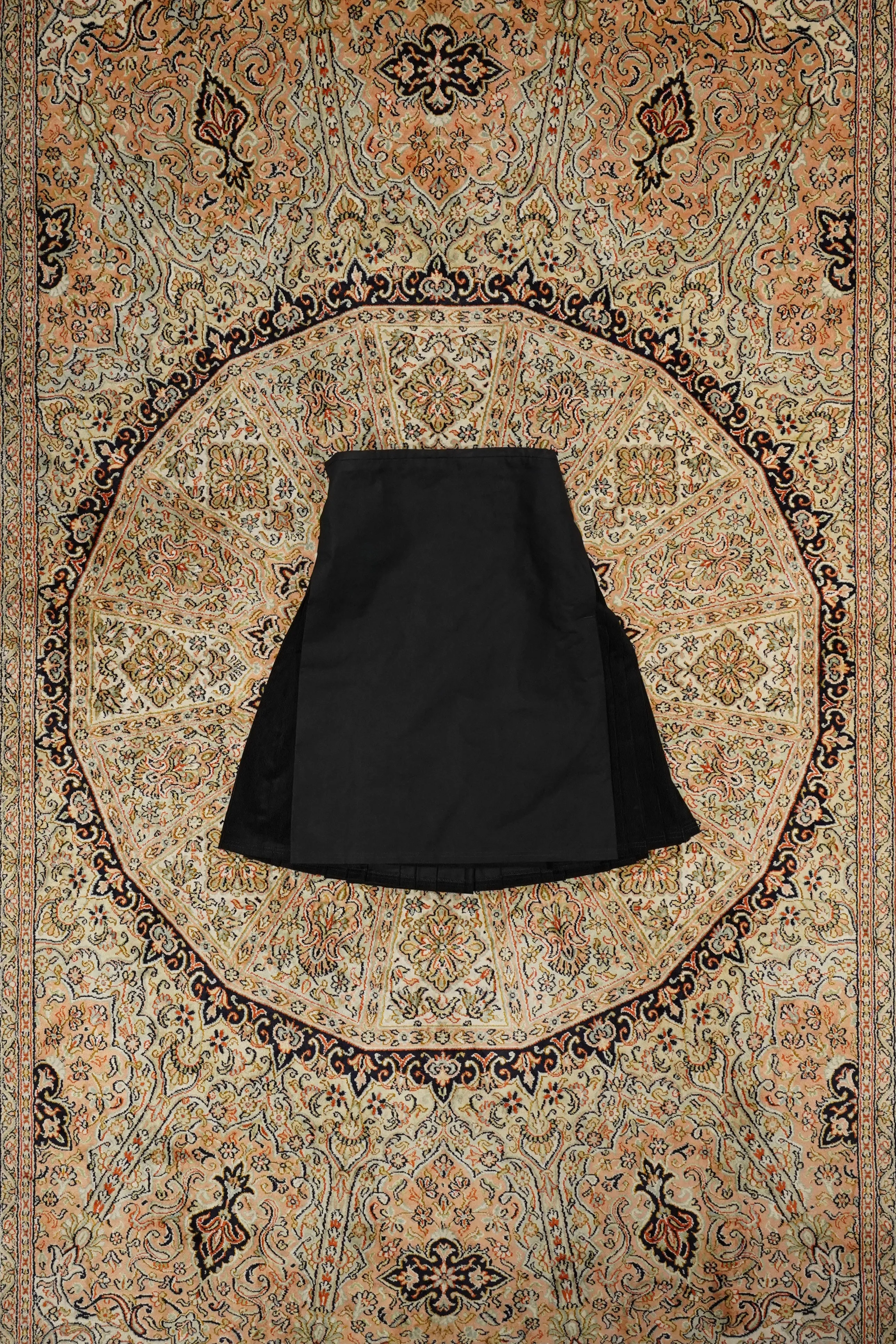 NICHOLAS DALEY KNIFE PLEAT KILT (BLACK)