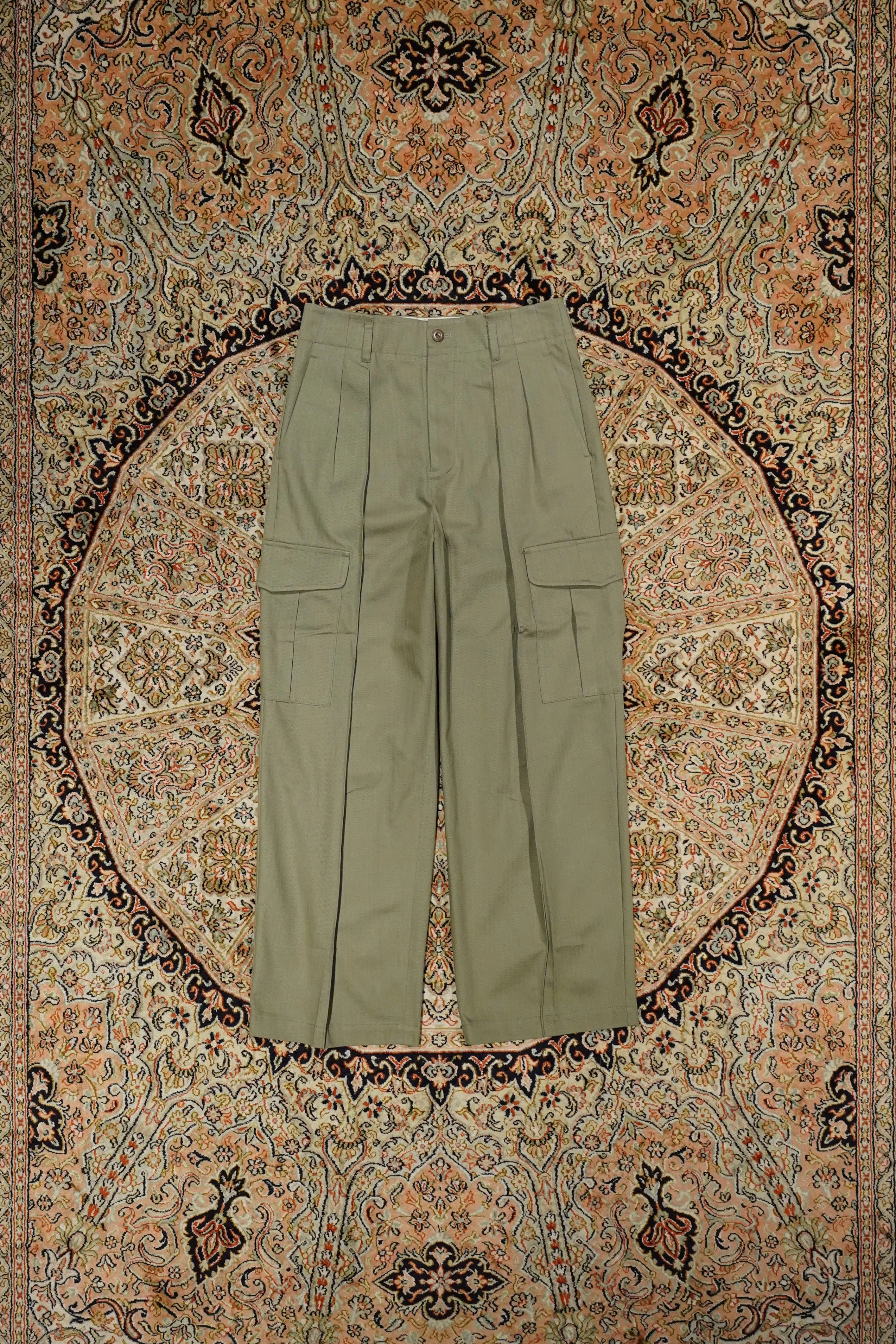 PIN TUCK CARGO PANTS (KHAKI)