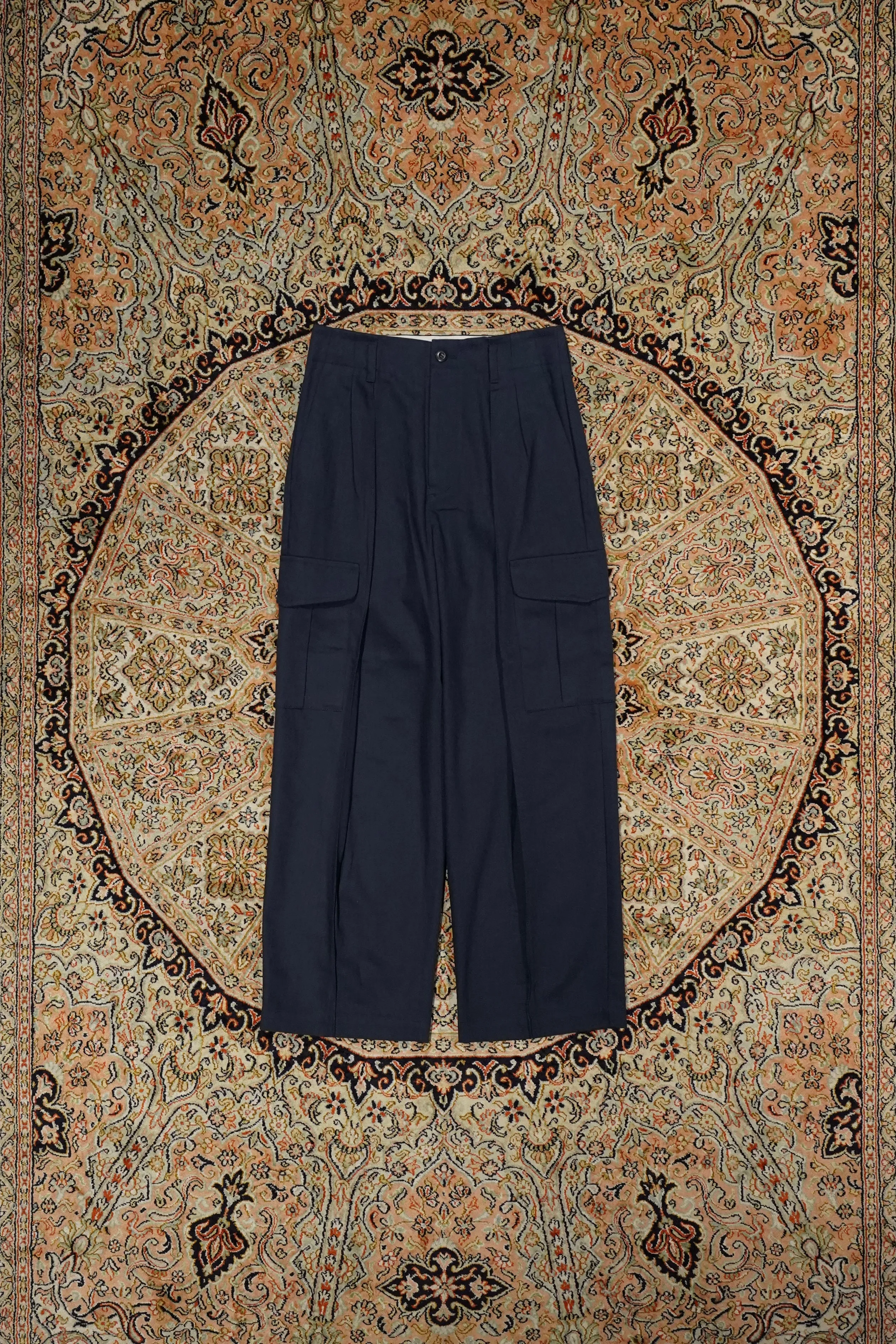 PIN TUCK CARGO PANTS (NAVY)