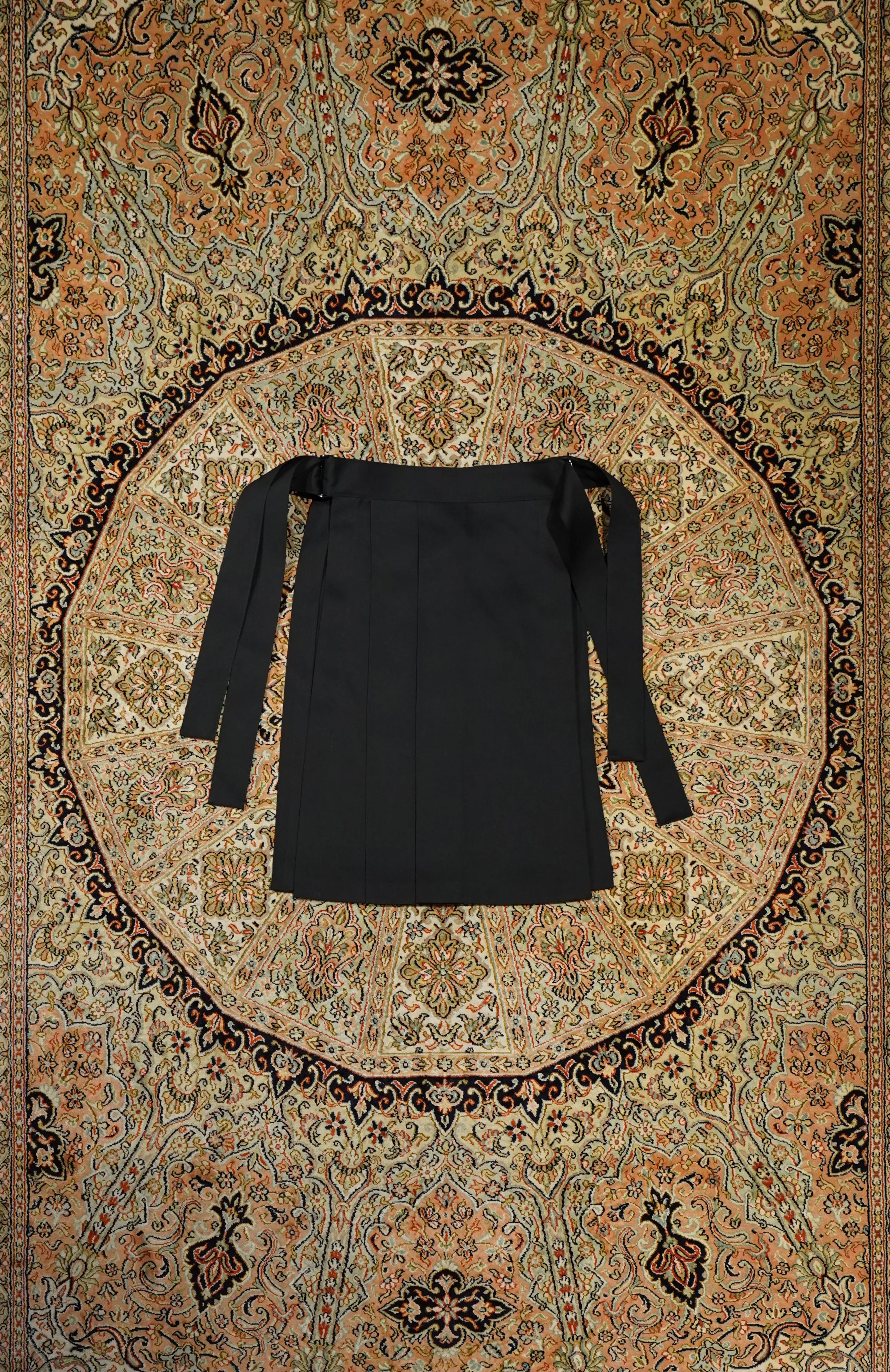 Pleats Tablier (BLACK)