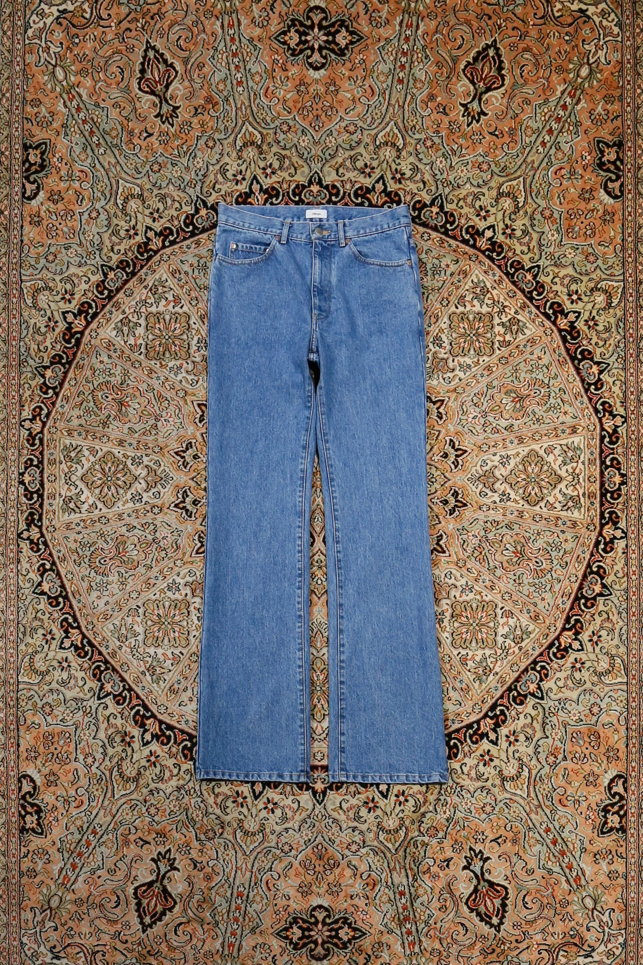 Semi Flare Bleaching Denim PT (L.BLUE)