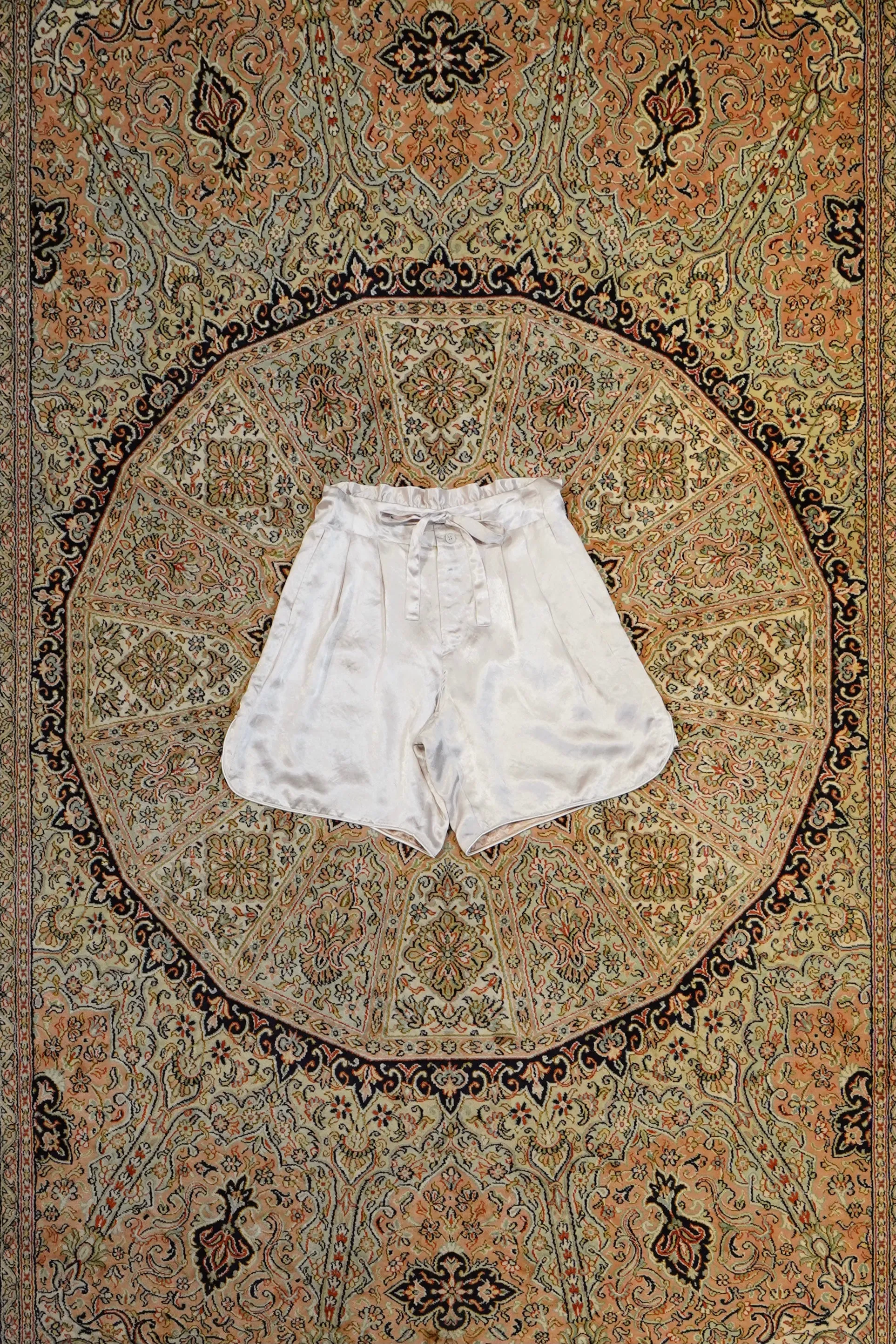 SOLARIS&Co. SATIN BASKETBALL SHORTS (BEIGE)