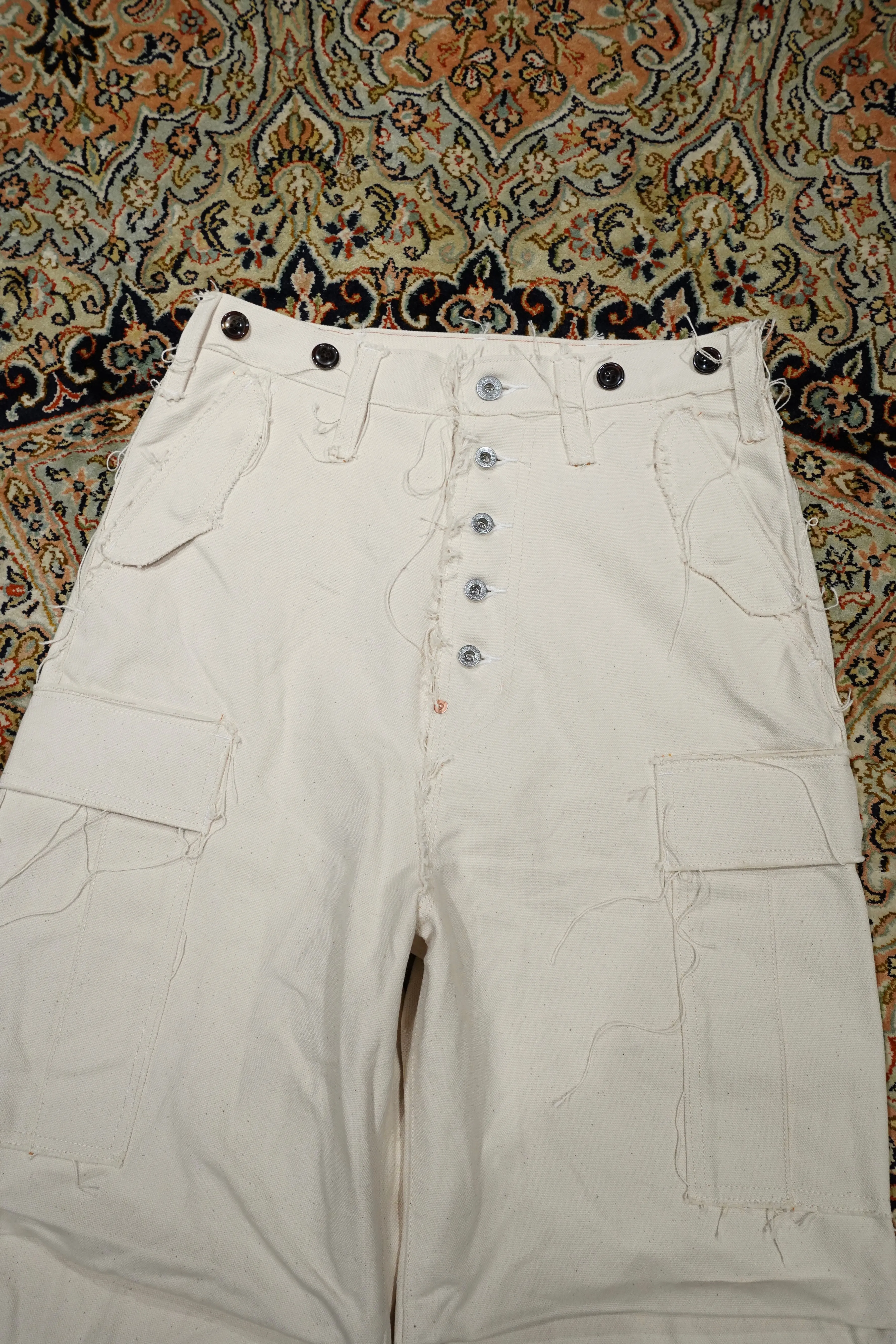 SUGARHILL RAW-EDGE CANVAS CARGO PANTS (IVORY WHITE)