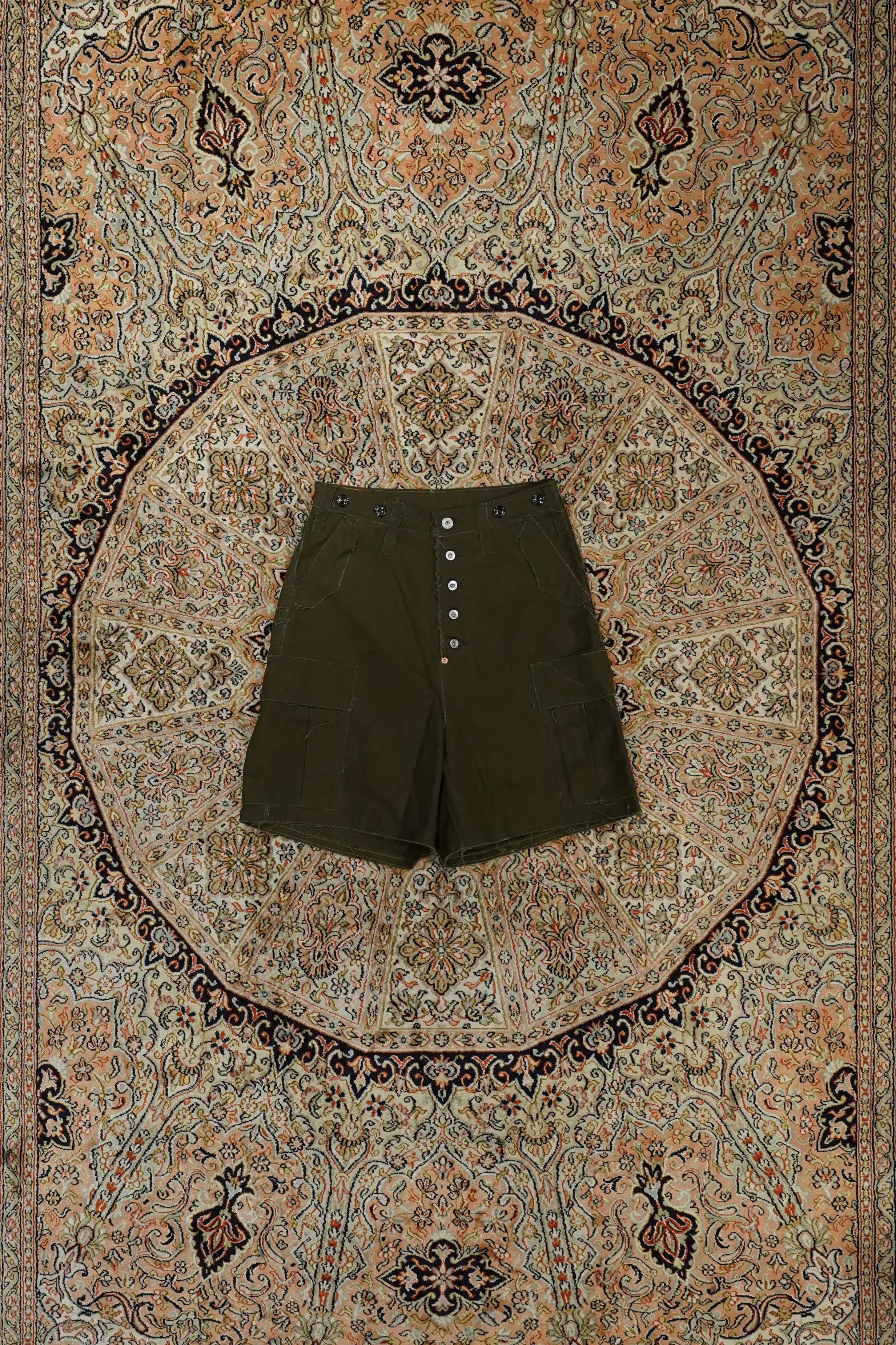 SUGARHILL RAW-EDGE CANVAS CARGO SHORTS (DARK KHAKI)