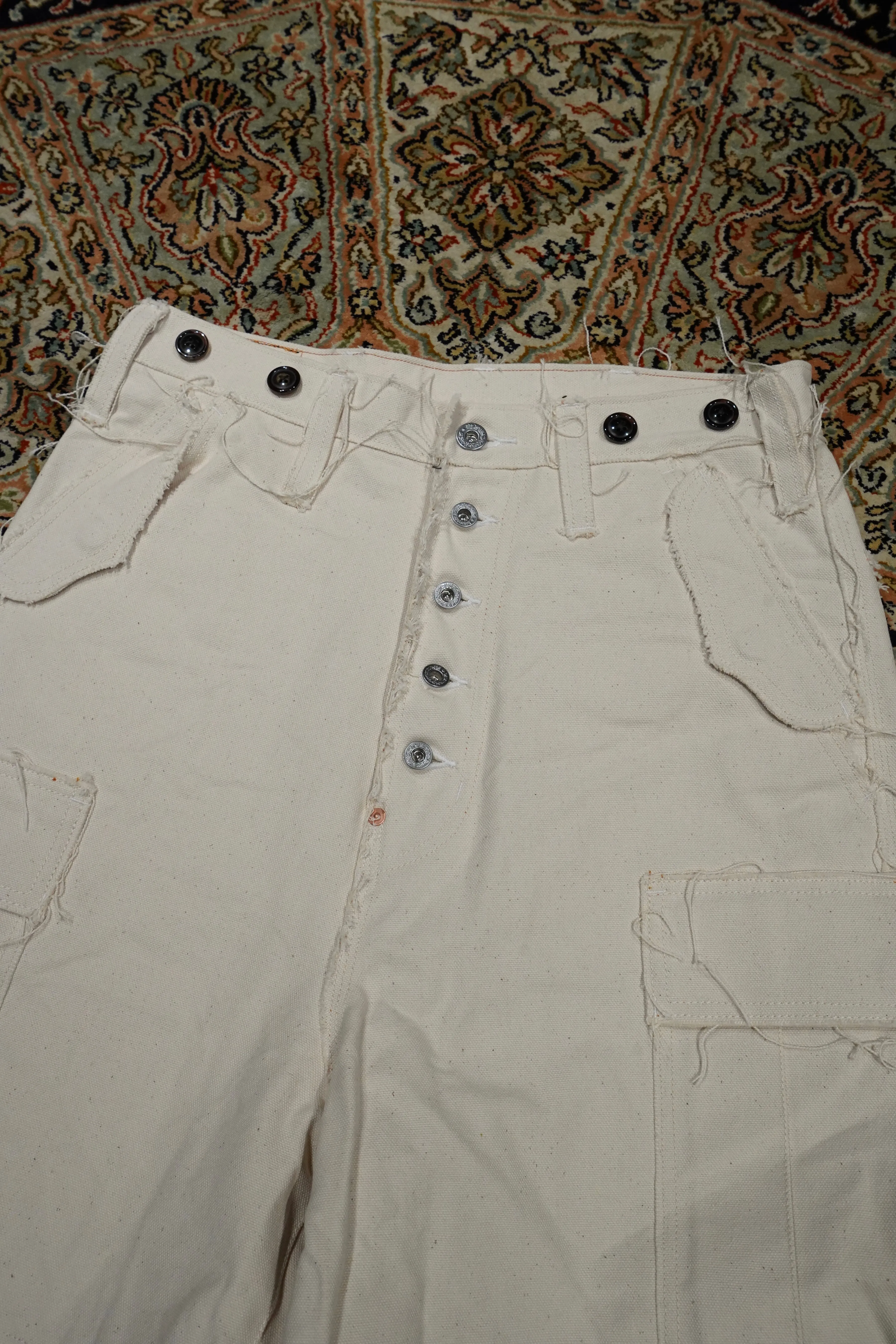 SUGARHILL RAW-EDGE CANVAS CARGO SHORTS (IVORY WHITE)