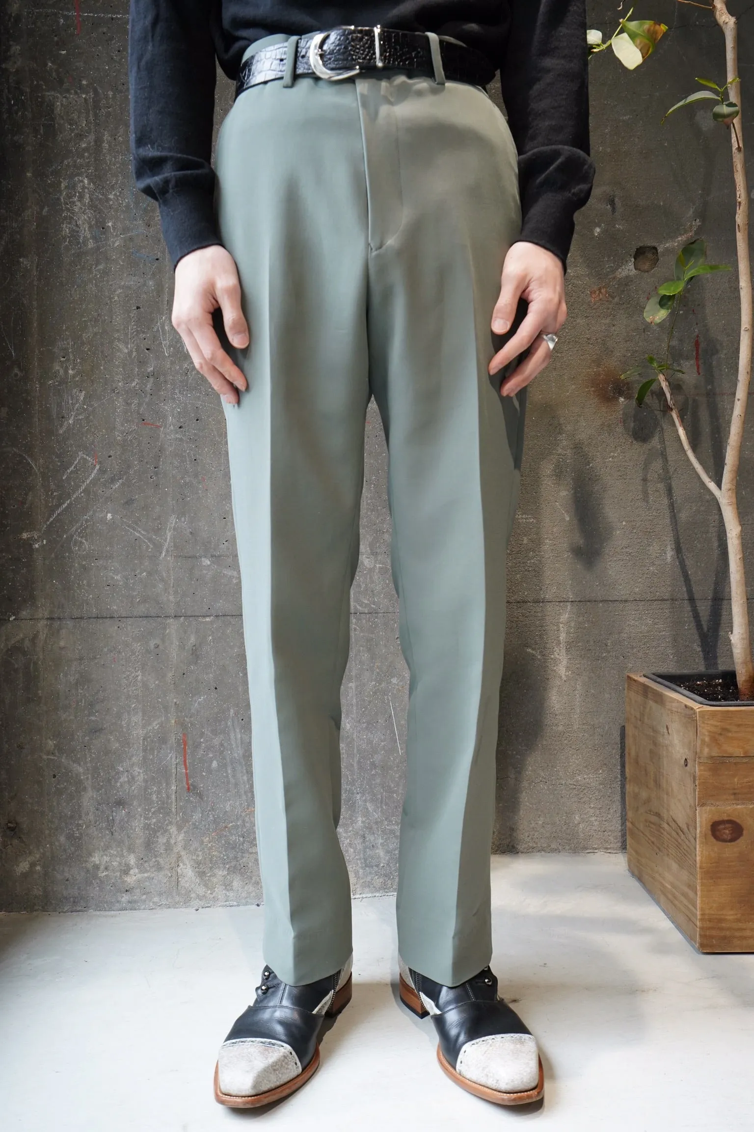 TWIST YARN STANDARD SLACKS (KHAKI)