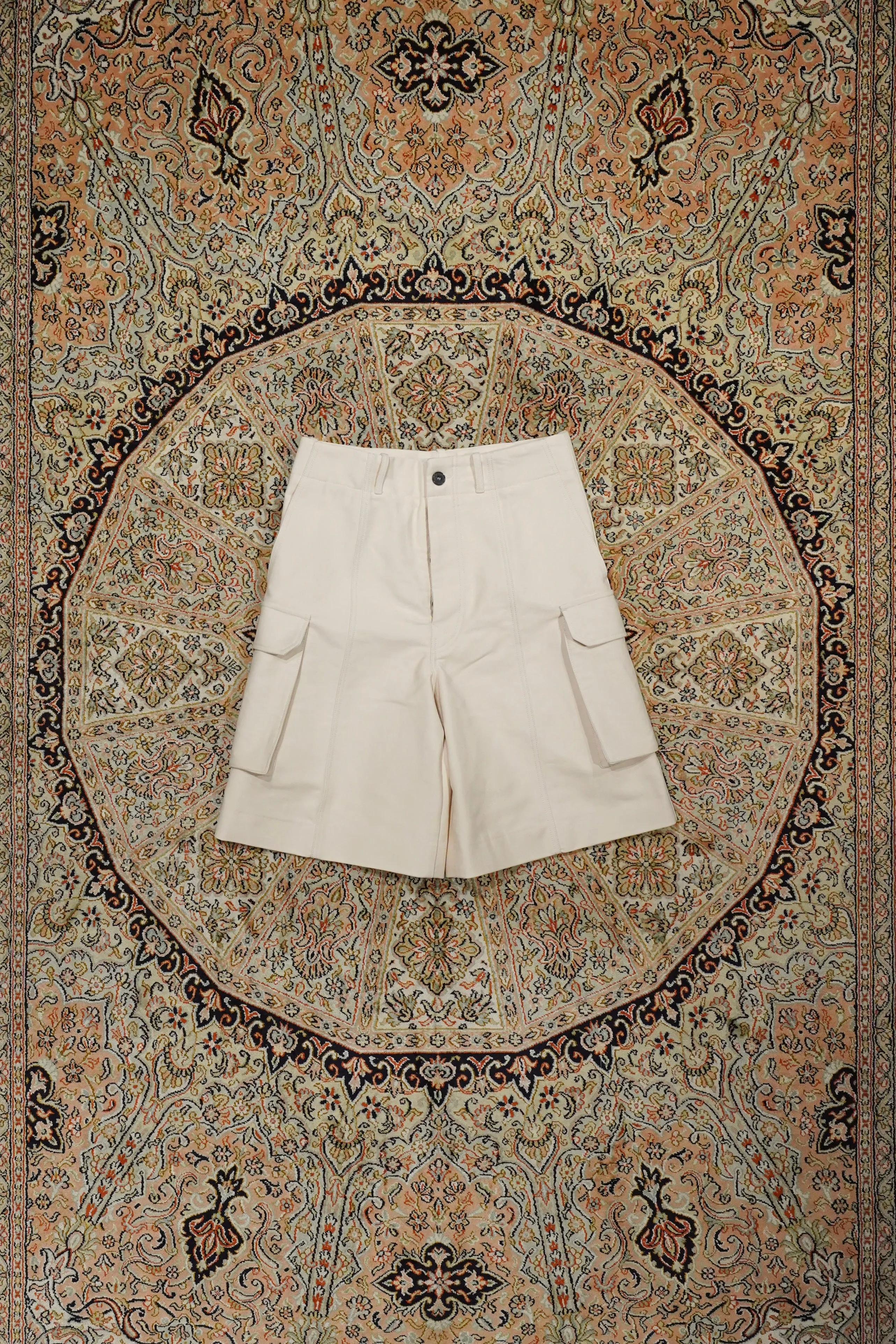 WIDE STITCH-DETAIL FLAP-POCKET SHORTS
